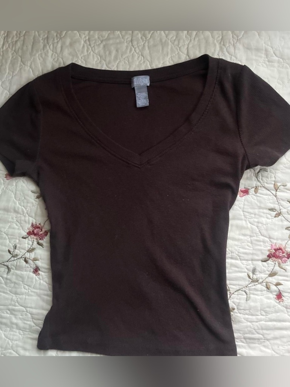 Tilly's Women's Short Sleeve V-Neck Ribbed Top - Dark Brown